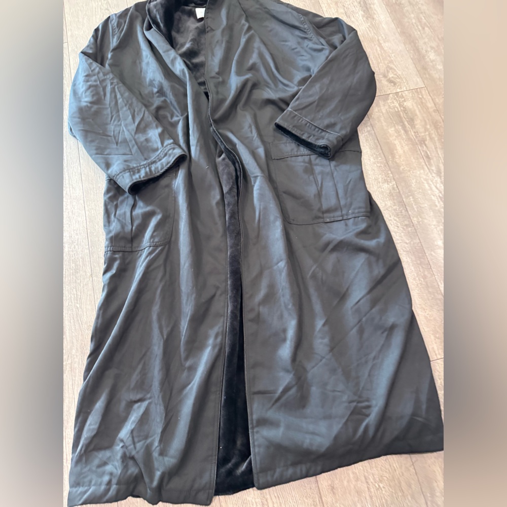 Black Long Robe - Picture 4 of 14